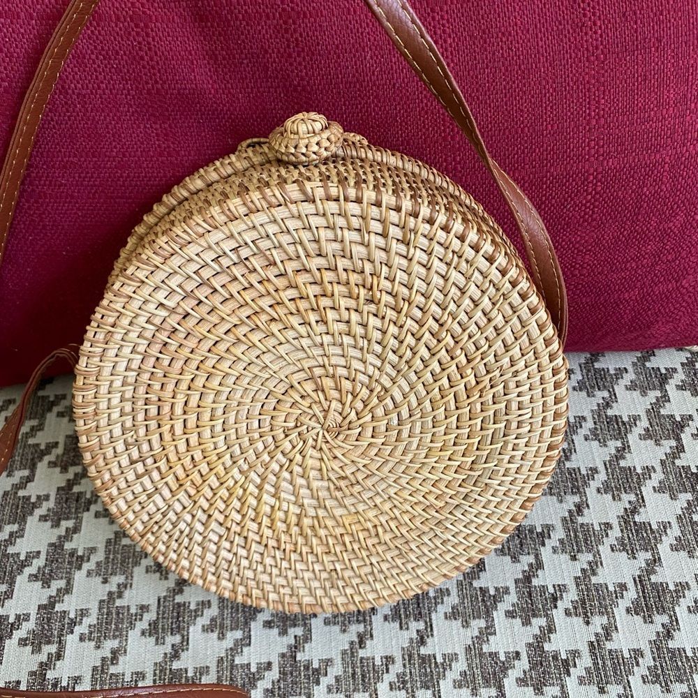 Hand Crafted ratan Bag - Picture 5 of 5